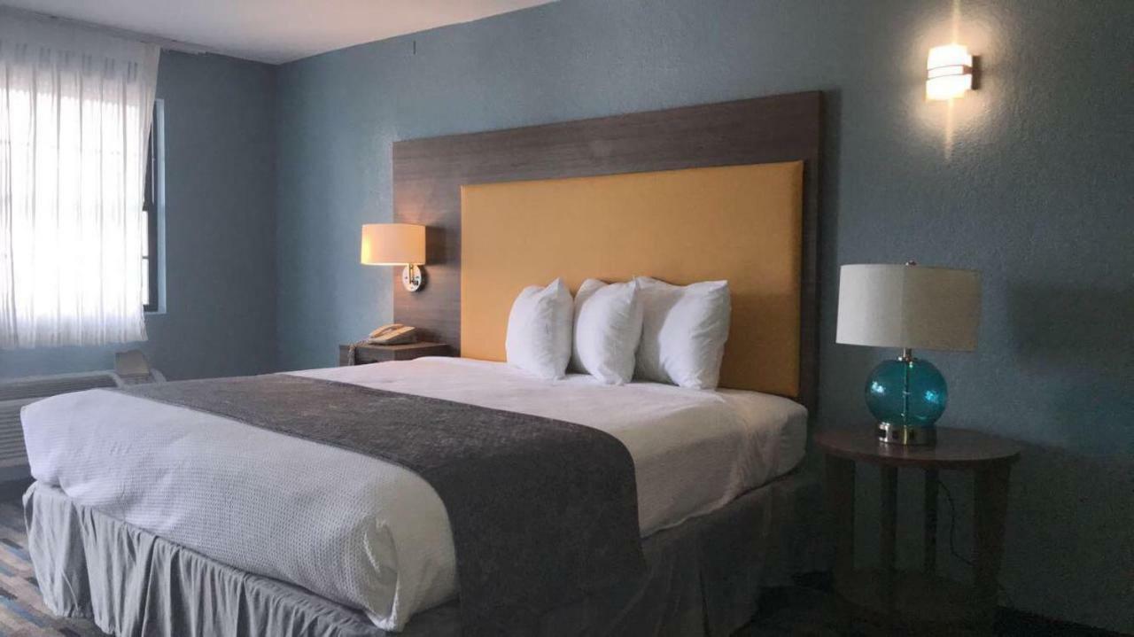 Hotel All Seasons &